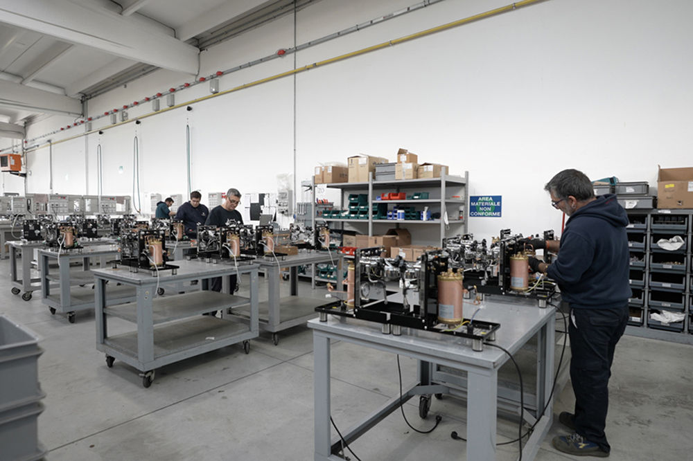 Hand build espresso machine and hand crafted espresso machine by Bezzera